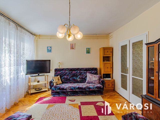 Alul nappali, felül nyugalom – kétszintes lakás garázzsal
