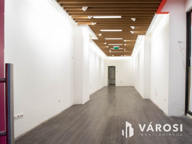 WestEndben a legjobb helyen 50 m2-es üzlet kiadó