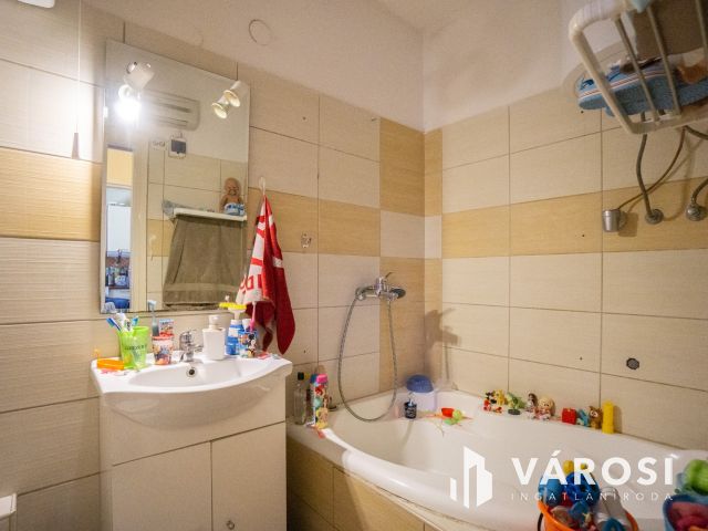 Kislakás eladó az Egyetem mellett!