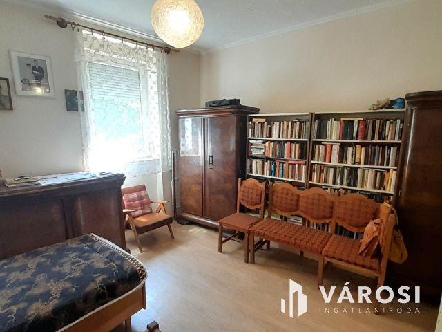 Kétgenerációs családi ház Gyöngyösszőlősben
