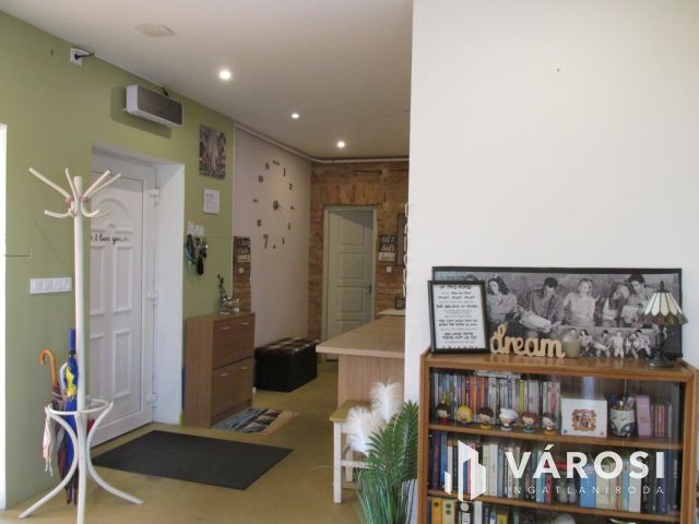 Eladó családi ház Érsekvadkerten barátságos környezetben!