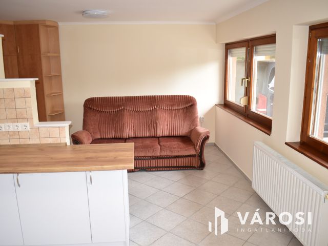 KIADÓ 64 M²-ES, KÉTSZINTES LAKÁS GYULA BELVÁROSÁBAN!