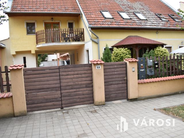 KIADÓ 64 M²-ES, KÉTSZINTES LAKÁS GYULA BELVÁROSÁBAN!